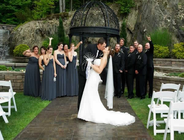 Stroudsmoor Country Inn - Stroudsburg - Poconos - Real Weddings - Bride, Groom Bridesmaids And Groomsmen