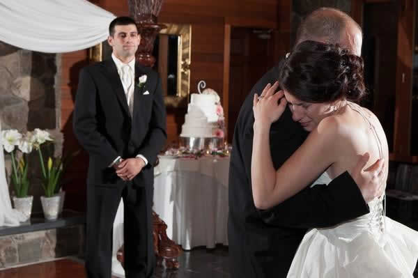Stroudsmoor Country Inn - Stroudsburg - Poconos - Real Weddings - Bride Dancing With Dad