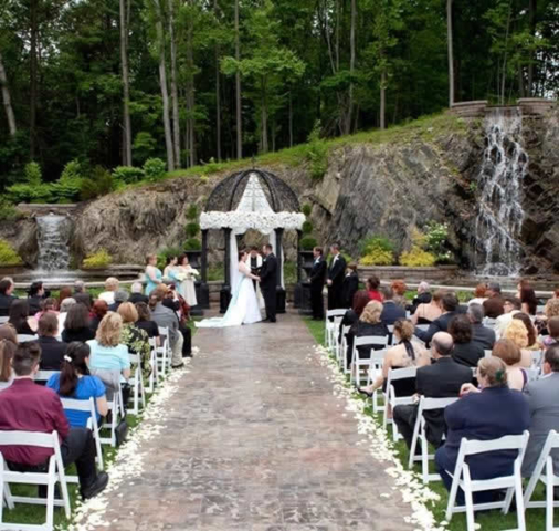 Stroudsmoor Country Inn - Stroudsburg - Poconos - Real Weddings - Outdoor Wedding Ceremony