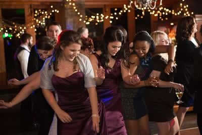 Stroudsmoor Country Inn - Stroudsburg - Poconos - Real Weddings - Guests Dancing
