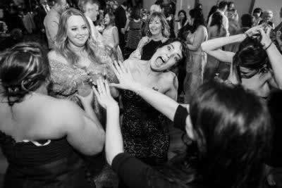 Stroudsmoor Country Inn - Stroudsburg - Poconos - Real Weddings - Guests Dancing