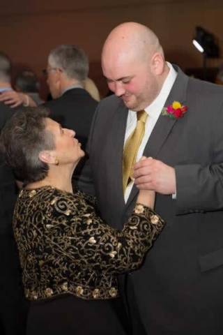 Stroudsmoor Country Inn - Stroudsburg - Poconos - Real Weddings - Wedding Guests Dancing