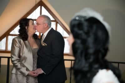 Stroudsmoor Country Inn - Stroudsburg - Poconos - Real Weddings - Brides Mom And Dad Kissing