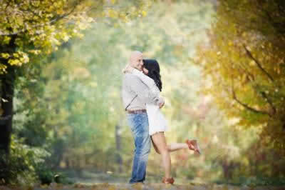 Stroudsmoor Country Inn - Stroudsburg - Poconos - Real Weddings - Newlyweds Hugging