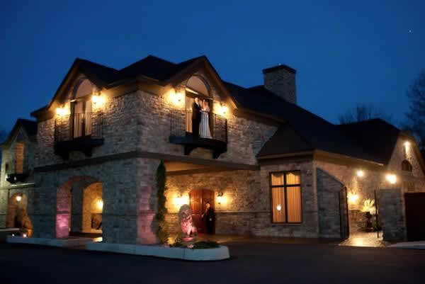Stroudsmoor Country Inn - Stroudsburg - Poconos - Real Weddings - Couple On Balcony In The Evening