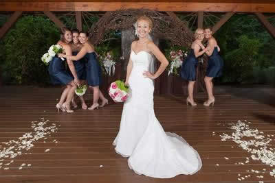 Stroudsmoor Country Inn - Stroudsburg - Poconos - Real Weddings - Bride With Bridesmaids