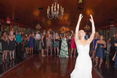 Stroudsmoor Country Inn - Stroudsburg - Poconos - Real Weddings - Bride Dancing