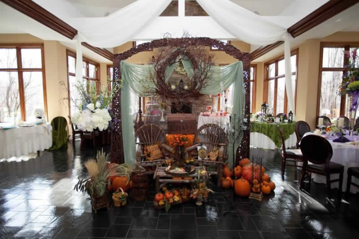 Stroudsmoor Country Inn - Stroudsburg - Poconos - Classic Wedding Celebrations - Fall Decor