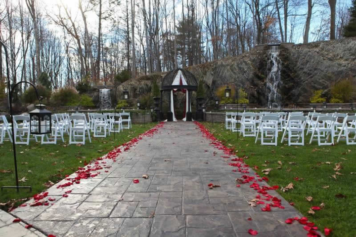 Stroudsmoor Country Inn - Stroudsburg - Poconos - Classic Wedding Celebrations - Wedding Adorned Gazebo