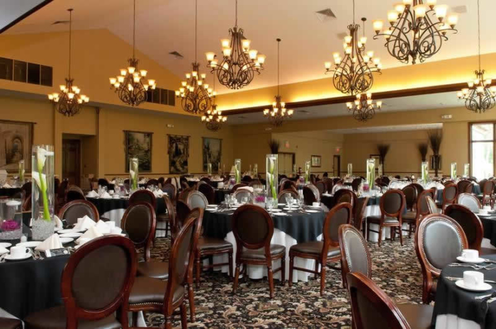 Stroudsmoor Country Inn - Stroudsburg - Poconos - Classic Wedding Celebrations - Table Setting
