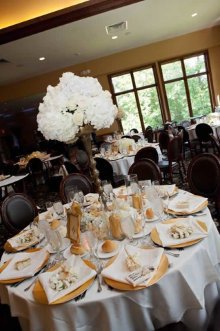 Stroudsmoor Country Inn - Stroudsburg - Poconos - Classic Wedding Celebrations - Table Setting