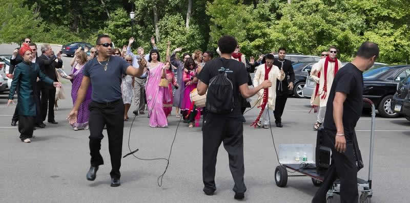 Stroudsmoor Country Inn - Stroudsburg - Poconos - Indian Wedding - Guests And Family Dancing