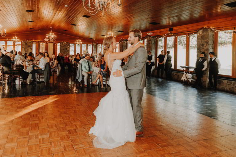Wedding couple dancing in Lawnhaven - Poconos wedding venue