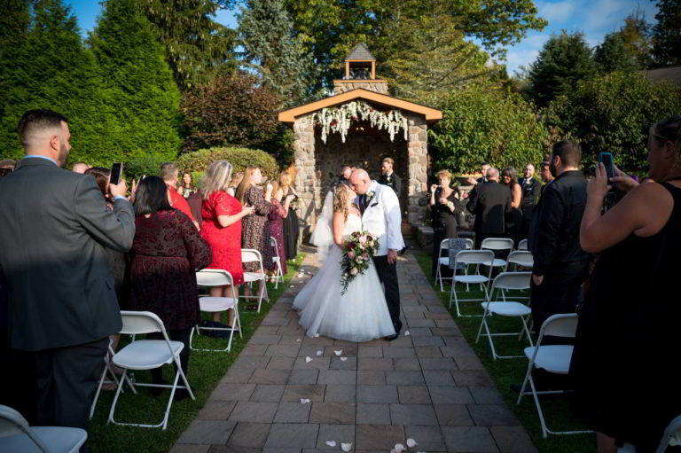 Wedding ceremony at Lawnhaven - Poconos wedding venue