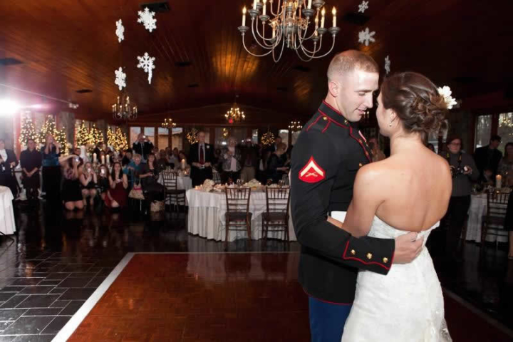 Stroudsmoor Country Inn - Stroudsburg - Poconos - Pocono Winter Wedding - Brides First Dance