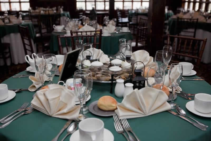 Stroudsmoor Country Inn - Stroudsburg - Poconos - Woodlands Outdoor Wedding - Table Settings