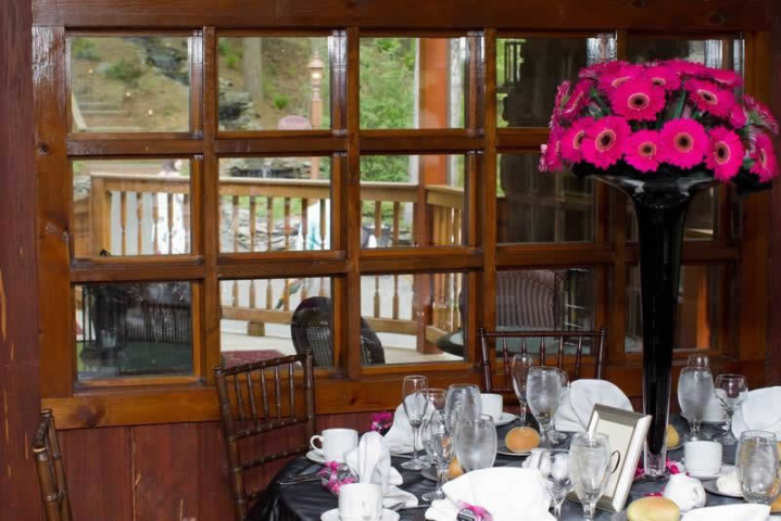 Stroudsmoor Country Inn - Stroudsburg - Poconos - Woodlands Outdoor Wedding - Table Setting With Tall Vase And Flowers