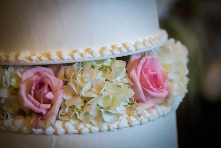 Wedding cake details - flowers and decoration