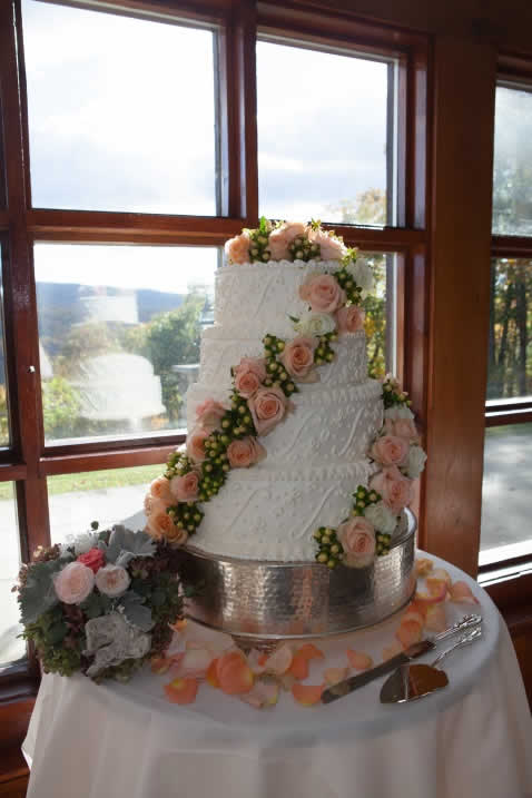 Beautiful wedding cake with flowers