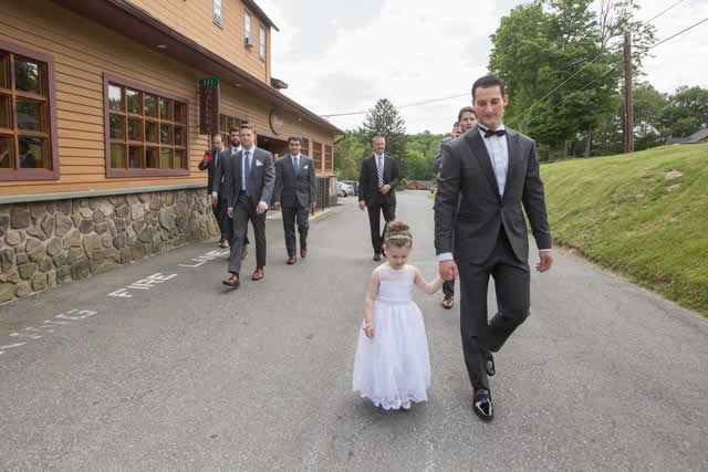 mauro-wedding-flower-girl Groom and flower girl