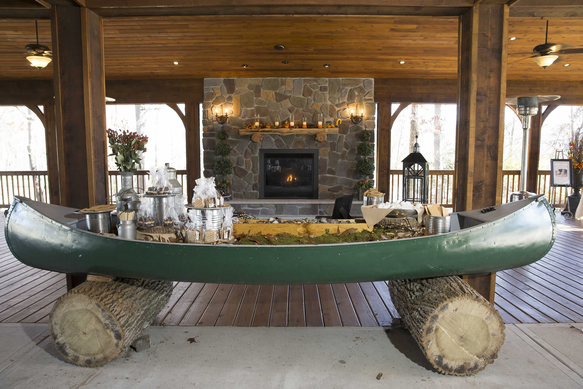 Dessert/specialty station floral and decor