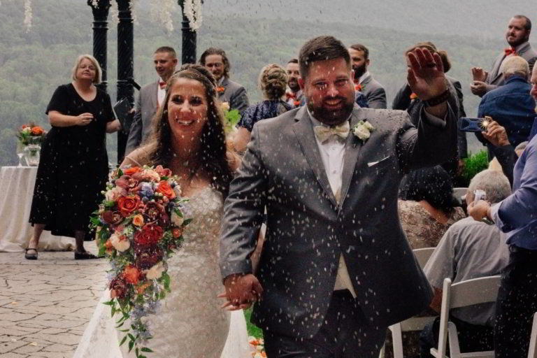 Happy wedding couple - Stroudsmoor - Ridgecrest - Poconos Wedding Venue